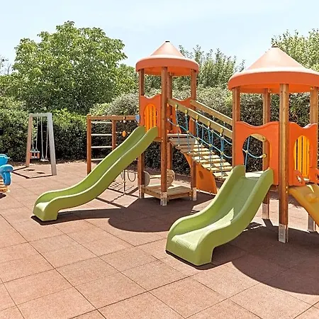 Europa Fit 4*