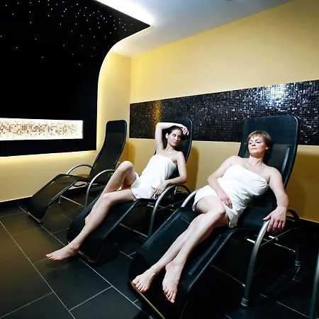 Europa Fit 4*